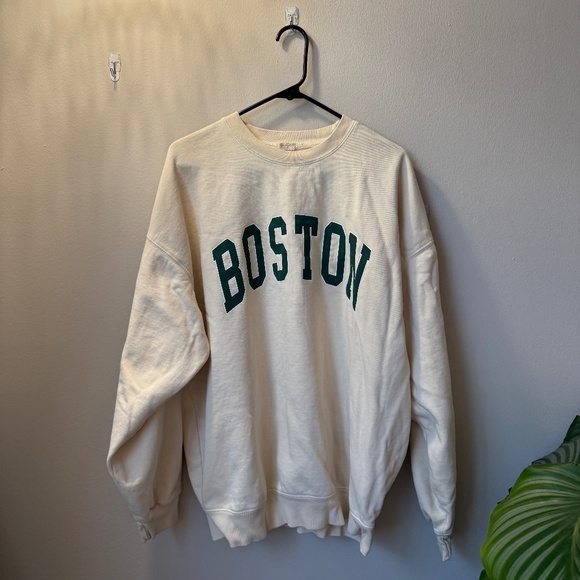 Brandy Melville Tops - Brandy Melville Crewneck